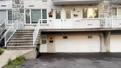 Gallery image of Montreal One-Bedroom Apartment Number1 with shared-bathroom and shared kitchen in Montréal