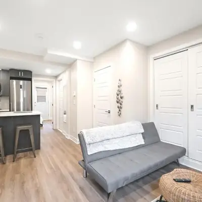 Elegant 1BDR in Heart Of Plateau B