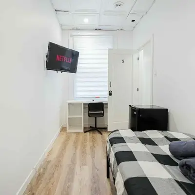 Room n5-Apartment 1 in a SHARED apartment in downtown Montreal