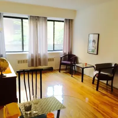 Stylish Montreal Apartment Comfortable Stay in the Golden Square Mile