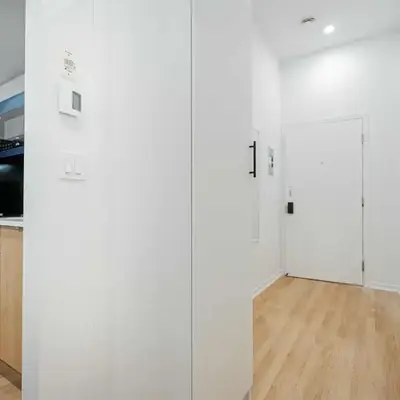 Beautiful 3 person 2 Beds Studio with parking near downtown Montreal