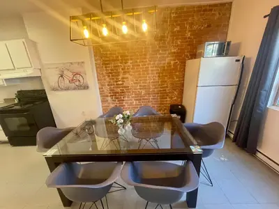 Gallery image of FULL KITCHEN 14min from DTOWN Room B in Montréal