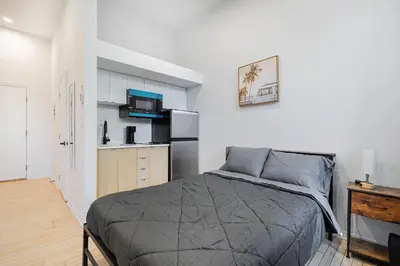Gallery image of City comfort Studio for 2 Guest with parking in Montréal