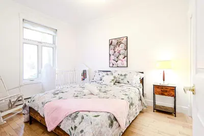 Gallery image of Large Family Duplex for 10 Guest with 2 private Parking in Montréal