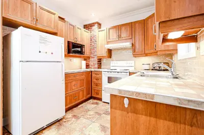 Gallery image of Large Family Duplex for 10 Guest with 2 private Parking in Montréal