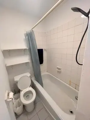 Gallery image of FULL KITCHEN 13min from DTOWN Room B in Montréal