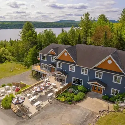 Au Sommet du Lac Magog