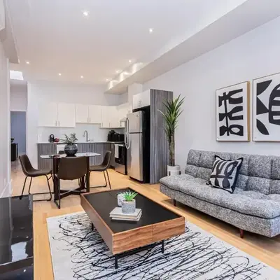 New classy 2 bedroom apartment in Le Plateau by DenStays